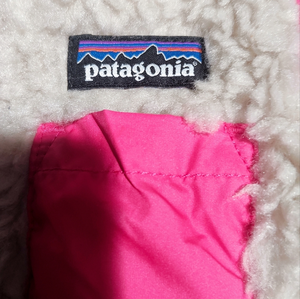 Patagonia Cream Sherpa Vest with Hot Pink Trim - Picture 3 of 10
